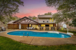 Pool On The Golf Course With 3BR and Close to Tarleton